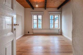 Bauernhaus kaufen in 23898 Wentorf, Liebhaber gesucht! Reetdach-Bauernhaus mit großer Yogahalle