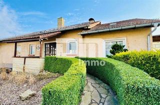 Haus kaufen in 34289 Zierenberg, Teilsaniertes Ein - Zweifamilienhaus + Nutzflächen mit Anbau in Traumlage mit Panoramablick