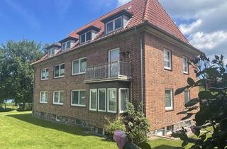 Wohnung kaufen in Eichholzweg 17, 23774 Heiligenhafen, Gemütliche 3 -Zimmer-DG-Wohnung fest vermietet und zu sanieren direkt am Binnensee