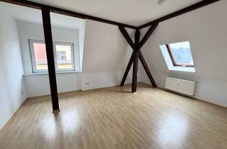 Wohnung mieten in Chemnitzer Straße 72, 04703 Leisnig, Treppen-Challenge inklusive! Gemütliche 2-Zimmer-DG-Wohnung mit Garten für Sparfüchse!