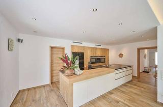 Haus kaufen in 94553 Mariaposching, Perfekte Synergie aus Wohnen und Arbeiten: Moderne Immobilie mit Wohnhaus, Büro und Gewerbehalle