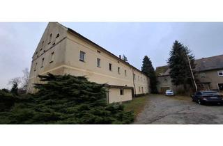 Haus kaufen in 02829 Markersdorf, Wohnhaus in Markersdorf- drei Wohnungen im OG, Gewerberaum im EG