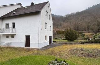 Haus kaufen in 93090 Bach, Sanieren oder abreissen - DHH mit guter Substanz