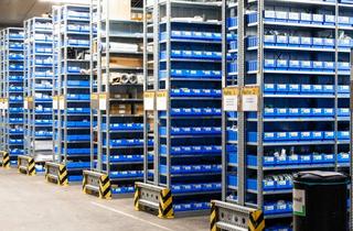 Gewerbeimmobilie kaufen in Industriestraße, 67806 Rockenhausen, ROK - Große Gewerbehallen mit Bürogebäude und Parkplätzen