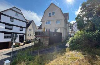 Mehrfamilienhaus kaufen in Am Roten Rain 19, 34311 Naumburg, Naumburg - Mehrfamilienhaus mit 3 Wohnungen
