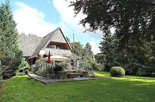 Haus kaufen in 25704 Elpersbüttel, Elpersbüttel - **REDUZIERTER PREIS** Parkgrundstück--Südlage--großer 60er Jahre Rotklinker--Garage und Gartenhaus