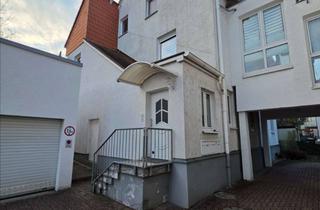Wohnung kaufen in 65779 Kelkheim, Reserviert - sanierungsbedürftige Altbauwohnung mit Potenzial in Kelkheim