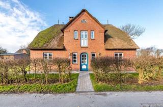 Einfamilienhaus kaufen in 25938 Süderende, Charmantes Ferienhaus unter Reet im malerischen Süderende zu verkaufen