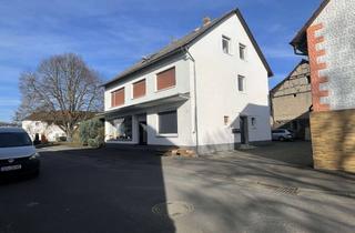 Mehrfamilienhaus kaufen in 35447 Reiskirchen, Mehrfamilienhaus mit drei Wohneinheiten und Gewerbefläche in Reiskirchen