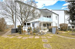 Einfamilienhaus kaufen in Waldstr. 11, 71254 Ditzingen, * Zweifamiliendoppelhaushälfte mit großzügigem Grundstück in gefragter Lage *