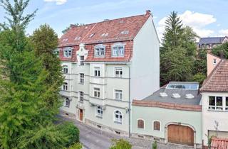 Wohnung kaufen in 96450 Coburg, Elegante 4-Zimmer-Wohnung mit großem Balkon in denkmalgeschütztem Coburger Stadthaus (bezugsfrei)