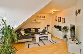 Wohnung kaufen in Theodor-Schäfer-Straße, 25813 Husum, Gemütliche Dachgeschosswohnung mit Stellplatz – ideale Kapitalanlage in Husum