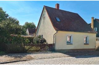 Einfamilienhaus kaufen in 39517 Tangerhütte, Tangerhütte - Einfamilienhaus mit Hof u. NebengebäudenGarten in 39517 Uetz