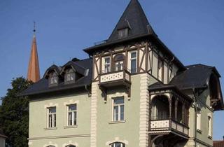 Wohnung kaufen in Herzog-Friedrich-Straße, 83278 Traunstein, 3 extravagante Wohnungen - Innenstadt 83278 Traunstein, eigene gesicherte Parkplätze, großer Garten