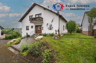 Einfamilienhaus kaufen in 54655 Malbergweich, NEUER PREIS! Freistehendes Einfamilienhaus mit zwei zusätzlichen Wohneinheiten in Malbergweich
