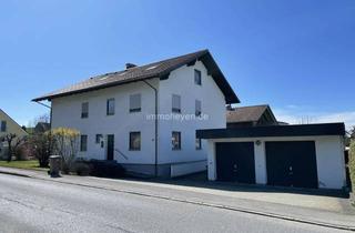 Haus kaufen in 88145 Hergatz, Reserviert: Solides Dreifamilienhaus mit einer freien, großen 4-Zimmer-Erdgeschosswohnung