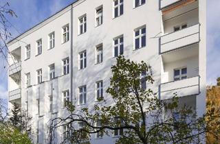 Wohnung kaufen in Sophie-Charlotten-Straße 46, 14059 Charlottenburg (Charlottenburg), Kapitalanlage mit idealer Zimmeraufteilung: 2-Zi.-Altbauwohnung mit Balkon in Charlottenburg!
