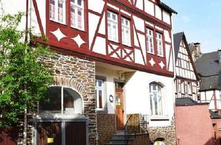 Haus kaufen in 56867 Briedel, Schönes Fachwerkhaus mit Garage im Herzen von Briedel