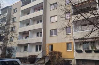 Wohnung kaufen in 04910 Elsterwerda, 3 RWE mit 61 m² mit Balkon - WG geeignet