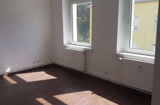 Wohnung mieten in Basedower Str. 10, 17139 Malchin, Schöne sanierte 3-Zimmer Wohnung mit grünen Innenhof