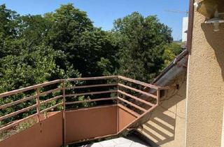 Wohnung kaufen in 90766 Schwand / Eigenes Heim, Oben Wohnen ... Dachgeschoss- Wohnung mit Balkon und schönem Ausblick in die Wipfel alter Bäu...
