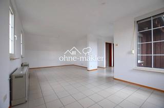 Wohnung kaufen in Reustadt, 73110 Hattenhofen, Sonnige 3,5-Zimmer-Wohnung mit Balkon, Bühne und Garagenstellplatz
