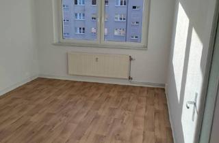 Wohnung mieten in 06249 Mücheln, 195 € | 59 qm | 3 ZKB Balkon | 2. OG | Günstige Fernwärme