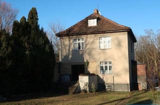 Haus kaufen in Straße 31, 12524 Berlin, Altglienicke: Großzügiger, klassischer 30er-Jahre Würfelbau auf großem Grundstück in Villenlage
