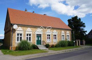 Bauernhaus kaufen in 17375 Luckow, Ländliches Anwesen mit viel Platz für Pferdehaltung am Haus