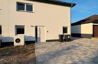 Doppelhaushälfte kaufen in 66424 Homburg, Homburg - Traumhafte Doppelhaushälfte mit PV Anlage und Speicher