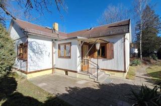 Einfamilienhaus kaufen in Wehrstraße 20, 08371 Glauchau, ! Tinyhaus - Idylle in Glauchau kaufen - Wassergrundstück an der Mulde mit Winkelbungalow !