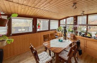Haus kaufen in Feriendorf, 72589 Westerheim, Gepflegtes 3-Zi.-Ferienhaus mit Garten, Fußbodenheizung und PV-Anlage