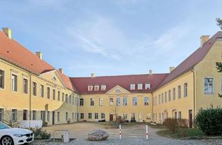 Wohnung kaufen in Kirchstraße, 01665 Klipphausen, Modern Wohnen im Schloß nahe Dresden und gute Anbindung an A4