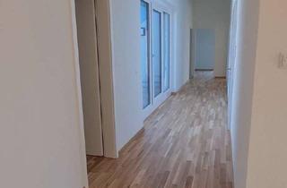Wohnung kaufen in 79232 March, Traumwohnung unterm Dach auf 142 m² Bodenfläche - bestens vermietet!