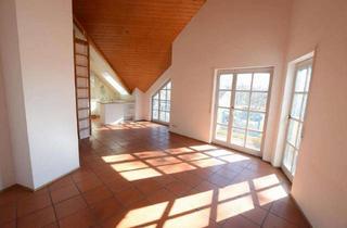 Wohnung kaufen in 78315 Radolfzell, Gemütliche, großzügige und gepflegte 2-Zimmer-Dachgeschosswohnung mit Balkon.