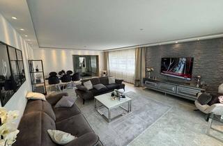 Wohnung kaufen in Hauptstraße 131, 51503 Rösrath, Modernisierte Wohnung mit EBK, Terrasse + Stellplätze +Garage