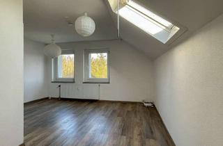 Wohnung kaufen in Clara-Wieck-Ring, 08258 Markneukirchen, Charmante 2-Zimmer-Dachgeschosswohnung in Markneukirchen zu verkaufen – 57 qm Gemütlichkeit!