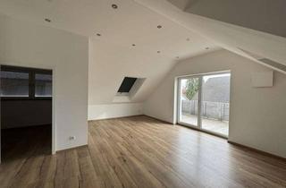 Wohnung kaufen in 91056 Dechsendorf, Hochwertig ausgestattet & saniert: Dachgeschosswohnung mit Balkon in Dechsendorf zu verkaufen