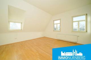 Wohnung kaufen in Grünthalstraße, 90552 Röthenbach, Kapitalanlage mit 4% Rendite: Sanierte DG-Wohnung in charmantem Altbau