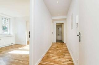 Wohnung kaufen in Normannenstraße 7 b, 12524 Altglienicke (Treptow), Bezugsfreie, tolle 2-Zimmer Wohnung mit kleinem Gartenbereich zwischen WISTA Adlershof und BER!