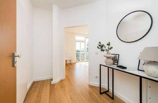 Wohnung kaufen in Normannenstraße, 12524 Altglienicke (Treptow), Schöne, helle 2 Zimmerwohnung- Aufzug, ruhige Lage, barrierearmes Apartment! BEZUGSFREI!