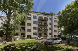 Wohnung kaufen in Friedenstraße 16, 10249 Friedrichshain, Modern ausgestattetes Dachgeschoss nahe Alexanderplatz mit Parkblick!