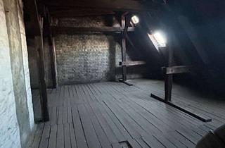 Wohnung kaufen in Weserstraße 77, 12059 Neukölln, Dachgeschoss-Rohling mit Baugenehmigung im Weserkiez