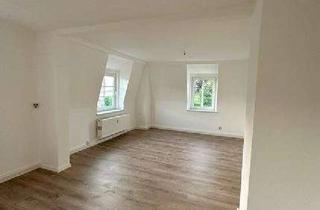 Wohnung mieten in Böhmertstraße, 04741 Roßwein, Großzügige 4-Zimmer mit neuem Laminat und 2xWannenbad guter Lage!