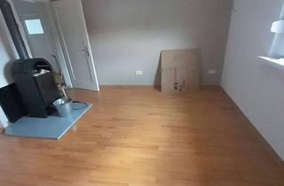 Wohnung mieten in Bergstraße, 66292 Riegelsberg, Schöne 2 ZKB Wohnung mit Kaminofen(Whg.6)