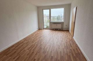 Wohnung mieten in W.-I.-Lenin-Straße 82, 19370 Parchim, Erstbezug nach Sanierung! Helle 2-Raum-Wohnung mit Laminat, Wannenbad, Balkon & großem Keller