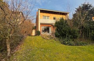 Haus kaufen in 38350 Helmstedt, Ihr neues Zuhause in Helmstedt: EFH mit großem Garten, Balkon und Garage in guter Lage