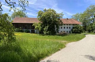 Haus kaufen in 83549 Eiselfing, Großes sanierungsbedürftiges Anwesen mit 7019 m² Grundstücksfläche