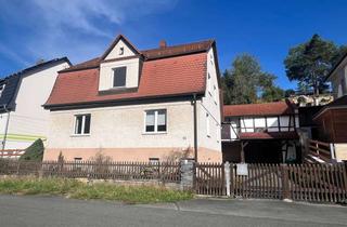 Einfamilienhaus kaufen in 07381 Pößneck, Einfamilienhaus mit großem Gartengrundstück und Nebengelass in Pößneck/OT Schlettwein