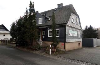 Doppelhaushälfte kaufen in 57334 Bad Laasphe, Doppelhaushälfte in Bad Laasphe mit großem Hof und 10 Garagen!